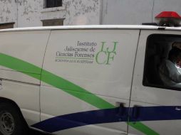 Elementos del Servicio Médico Forense acudieron al lugar para recoger el cuerpo. EL INFORMADOR / ARCHIVO