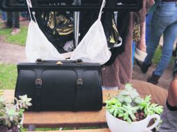 En los bazares también se reúnen talentosos diseñadores de ropa y artículos. ESPECIAL / D. Tapia