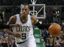 Rondo es el líder de la liga en asistencias con un promedio de 10,8 por partido. AP / E. Amendola