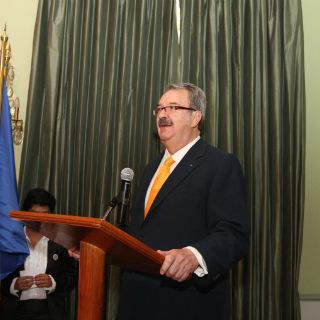 Renuncia subsecretario de Educación