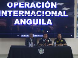 Las autoridades panameñas participan en una rueda de prensa hoy, donde anuncian la desarticulación de una banda narcotraficante. EFE / N. Ayala