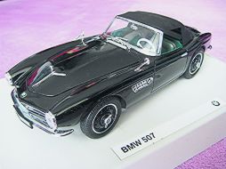 Biplaza. Este BMW 507 es una de las joyas que apreciará cualquier adulto amante de los autos. ESPECIAL /
