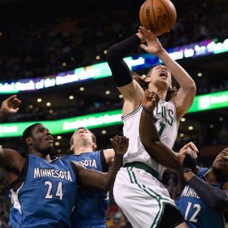 Olynyk lleva a Celtics al subliderato