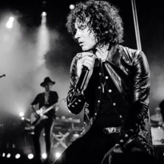 Bunbury dice 'hasta luego' con un poderoso concierto