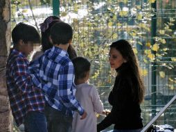 La comunicadora francesa pudo convivir con sus hijos en un encuentro temprano y privado. AFP / J. Hernández