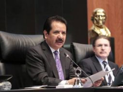 Sánchez Jiménez (i) considera que es necesario reconocer que la corrupción está presente en todos los niveles de gobierno TWITTER / @SenLuisSanchez