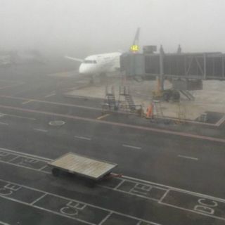 Neblina afecta operaciones de Aeropuerto Internacional de Monterrey