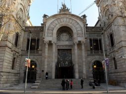 El TSJC agrupará todas las denuncias aceptadas sobre el 9-N e investigará la presunta desobediencia del gobierno catalán. EFE / J. Lago