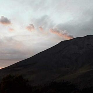 El Popocatépetl presenta tremores, emisión de gas y ceniza