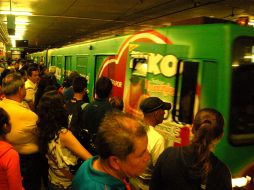 La Línea 2 del Tren Ligero reporta gran afluencia de personas en estos últimos días. EL INFORMADOR / F. Rodríguez