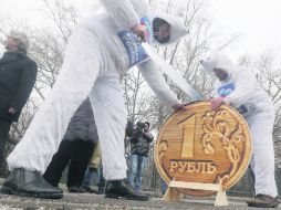 Molestia. La caída del rublo ha provocado manifestaciones contra el Gobierno. EFE / K. Kudryavtsev