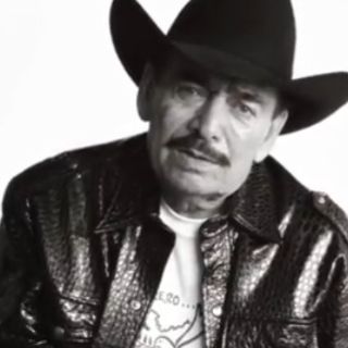 Joan Sebastian participa en campaña de Unicef