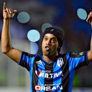 Querétaro no asegura que Ronaldinho siga en el equipo