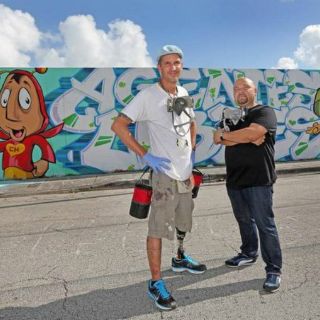 Rinden tributo a 'Chespirito' con mural en Miami