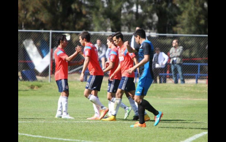 El entrenador considera que sacará buenas conclusiones del amistoso contra Querétaro. TWITTER / @Chivas
