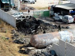 Personal de Pemex apoyó en el control del incendio que ocurrió esta tarde. SUN / M. Narváez