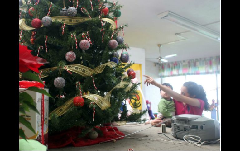 Evitar sobrecargar los enchufes de la casa ayudará a prevenir accidentes. EL INFORMADOR / ARCHIVO