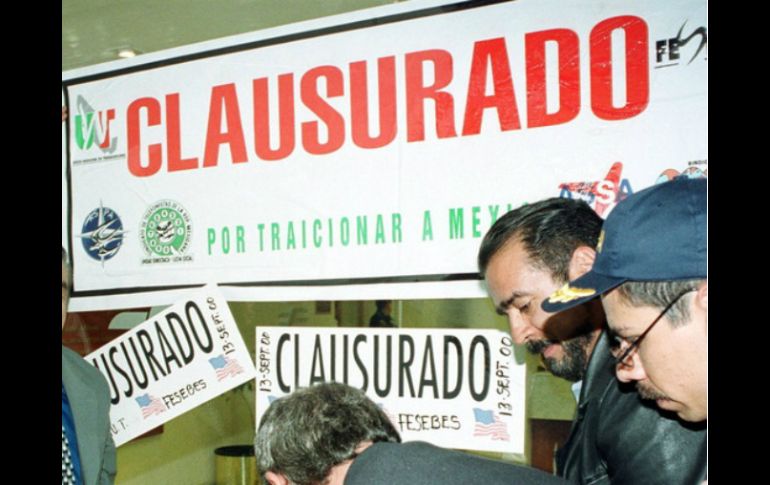 Clausura simbólica de las instalaciones de la Comisión Federal de Competencia. NTX / ARCHIVO