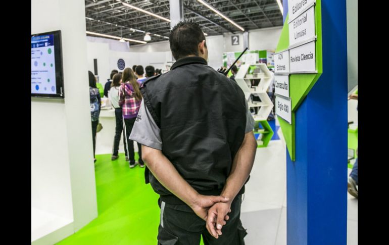 Los días previos a los festejos de Nochebuena y Año Nuevo tienen más presencia los robos a las tiendas. EL INFORMADOR / ARCHIVO