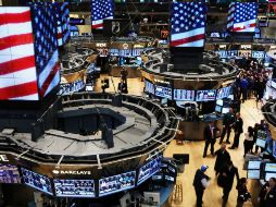 Los mercados bursátiles de Estados Unidos reanudan las transacciones el viernes. AFP / ARCHIVO