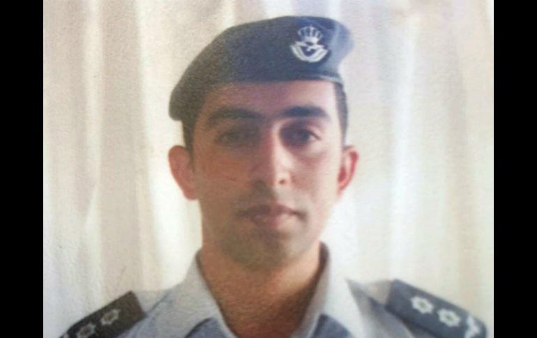 Maaz al Kassasbeh, subteniente de 26 años que tripulaba el jet F-16 presuntamente abatido por el Estado Islámico. EFE / ARCHIVO