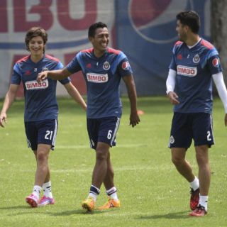 'Negro' Esparza, dispuesto a jugar por izquierda