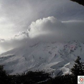 El 'Popo' registra explosión; prevén caída de ceniza