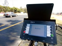 La fotoinfracción móvil ha permitido sancionar a los automovilistas que burlan los puntos fijos. EL INFORMADOR / ARCHIVO