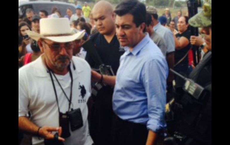 Antes de ser detenido, Mora pidió que le permitieran terminar el último rosario de su hijo Manuel. ESPECIAL / La Voz de Michoacán