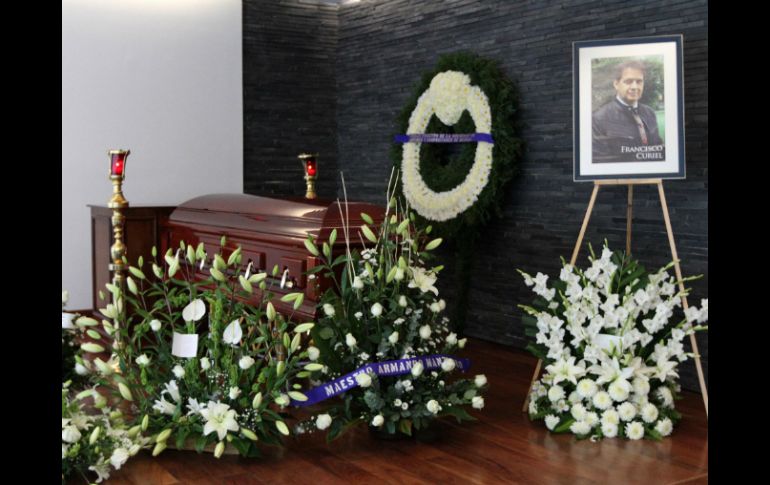 El creador de éxitos como 'Un bolero' y 'Se diga lo que se diga' es velado en una conocida funeraria de la Ciudad de México. NTX / C. Báez