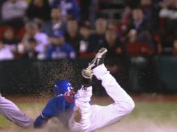 Los lesionados del terreno de juego tienen que ser trasladados por sus mismos compañeros a la enfermería del Estadio. EL INFORMADOR / ARCHIVO