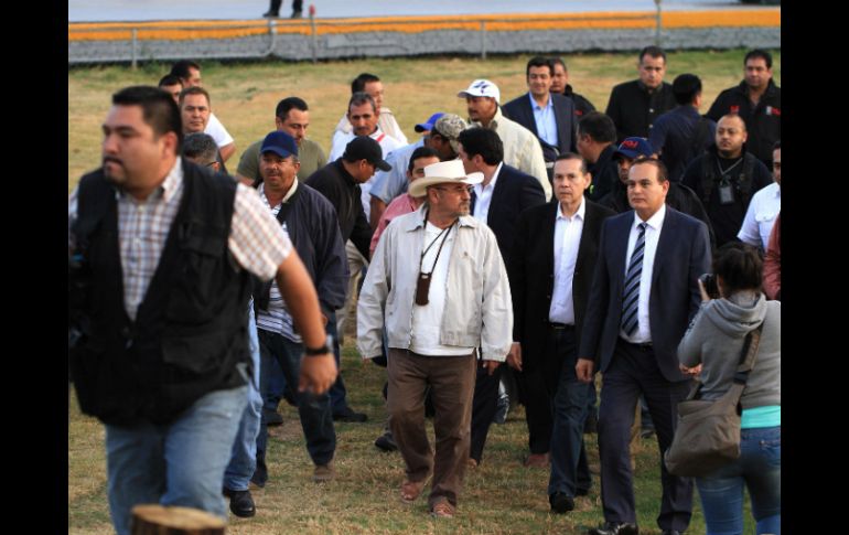 El ex líder de las autodefensas llega a Mil Cumbres, donde es recibido por el procurador de Justicia de Michoacán. SUN / Rml