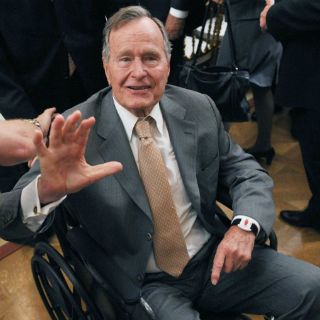 Ex presidente George H.W. Bush vuelve a respirar con normalidad