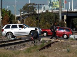 Los trabajos en los tres cruces ferroviarios concluirán hasta el domingo 4 de enero de 2015. EL INFORMADOR / ARCHIVO