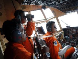 Amplían a cinco las zonas de búsqueda por aire y tierra. AP / D. Alangkara