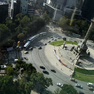 Con verbena y espectáculo musical recibirán 2015 en Reforma