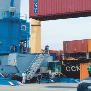 Cinco puertos dominan el movimiento de carga