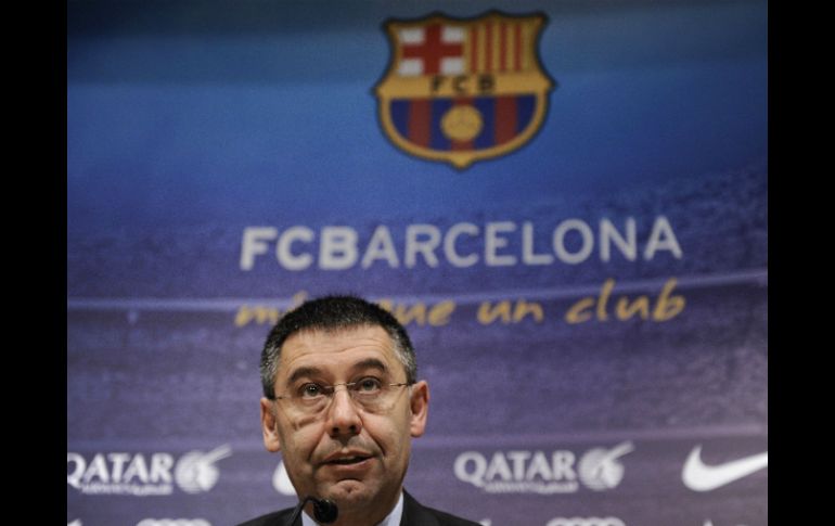 El presidente del equipo, Josep Maria Bartomeu, tendrá que lidiar con no poder mejorarlos en el próximo año. AFP / J. Lago