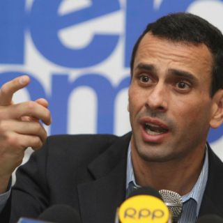 Capriles acepta reunirse con Maduro