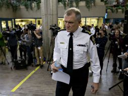 Rob Knecht, jefe de la policía de Edmonton, declara que es un día trágico para la cuidad. AP / J. Franson