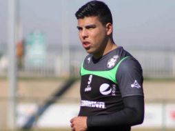 Luis Ángel Mendoza sigue en su proceso de adaptación al esquema táctico del portugués Pedro Caixinha. TWITTER / @ClubSantos