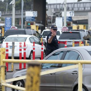 México y EU acuerdan agilizar flujos fronterizos