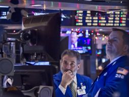 Se vuelve a registrar caída en los precios del crudo, al cerrar en 53.27 el barril. AP / ARCHIVO