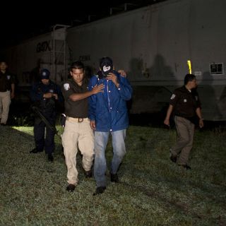 EU deporta más de mil 800 menores anualmente