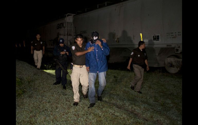 La cifra de menores expulsados es pequeña comparada con el total de deportaciones que realiza la policía de Inmigración. AP / ARCHIVO