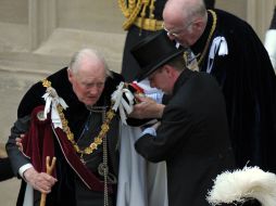 El duque (i) dejó a su heredero los títulos de príncipe de Waterloo y duque de Victoria. AFP / A. Dennis