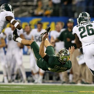 Chris Callahan sobrevive a fuerte impacto en el Cotton Bowl