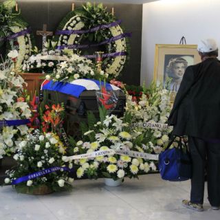 Entre flores, recuerdan a Ninón Sevilla