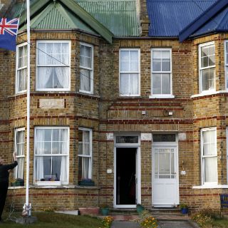 Argentina reitera reclamación sobre las Malvinas en 182 aniversario