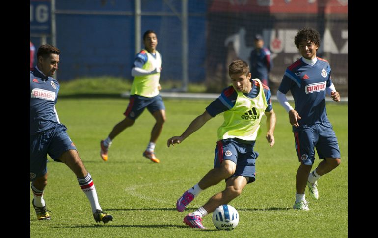 Durante el entrenamiento, el DT probó varios jugadores al frente para valorar cuál es la mejor combinación. EL INFORMADOR / ARCHIVO